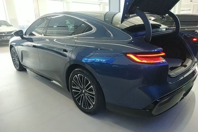 Geely Galaxy 8 2025 — 4