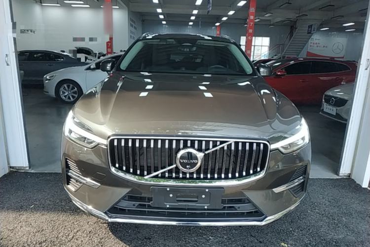 Volvo XC60 2022 — фото 2