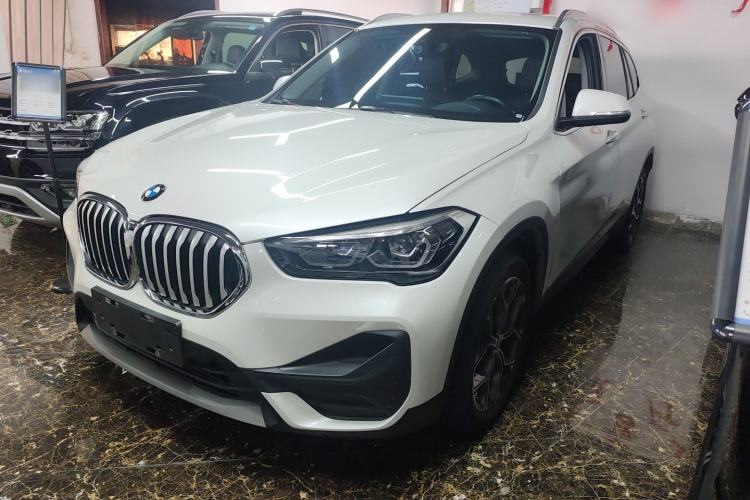 BMW X1 2022 — фото 1