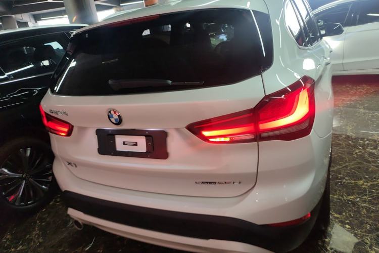BMW X1 2022 — фото 3