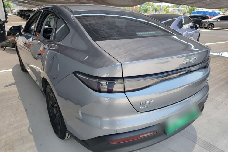 BYD Seal 05 DM-i 2025 — фото 4