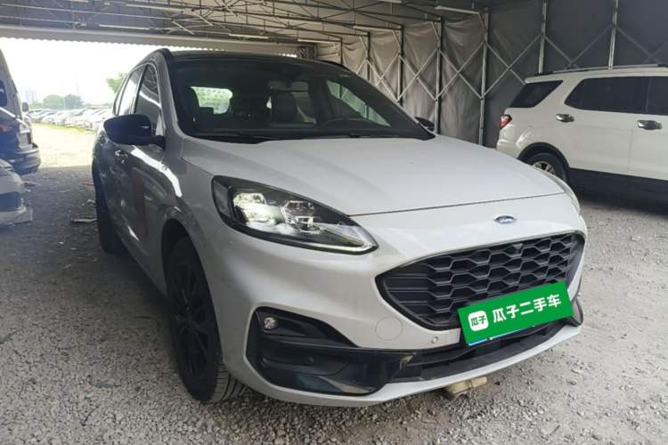 Ford Escape 2024 — 3