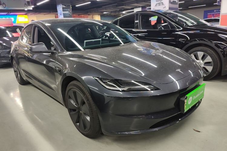 Tesla Model 3 2023 — 3