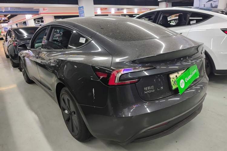 Tesla Model 3 2023 — 4