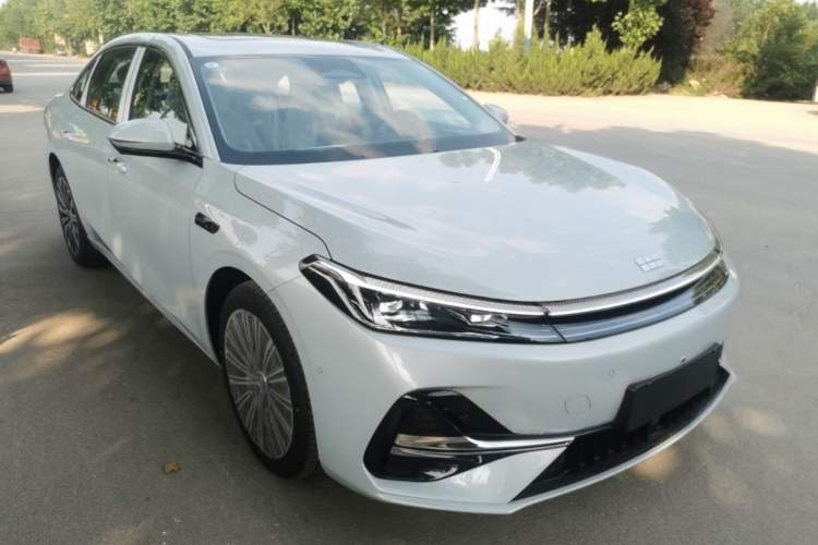 Geely Galaxy A7 2025 — 3