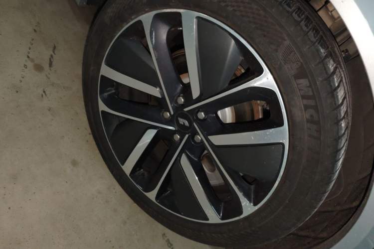 Li Auto L9 2022 — 5