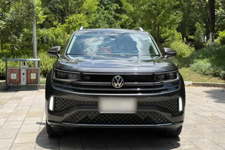 Volkswagen Tavendor 2023 — 2