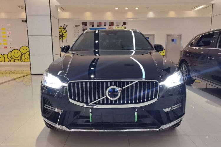 Volvo XC60 2022 — 2