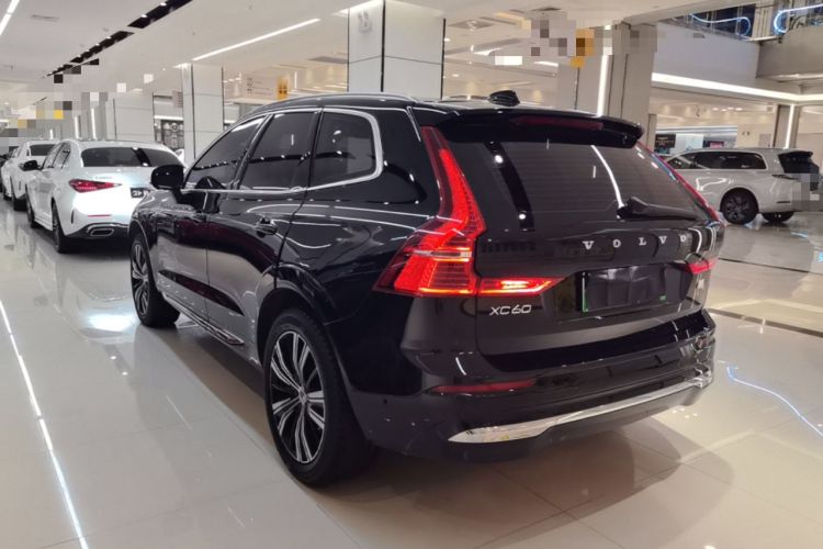 Volvo XC60 2022 — 4