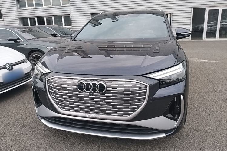Audi Q4 e-tron 2023 — 2