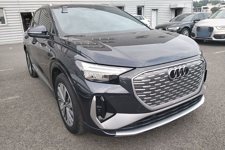 Audi Q4 e-tron 2023 — 3