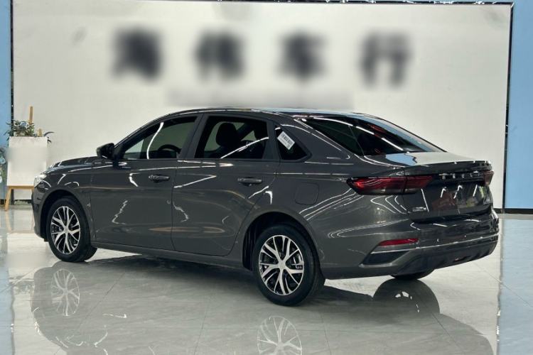 Geely Emgrand 2025 — 4