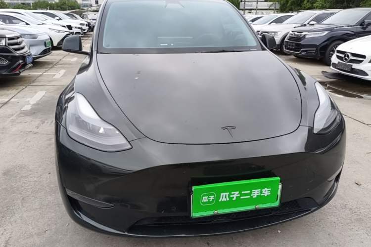 Tesla Model Y 2022 — 2