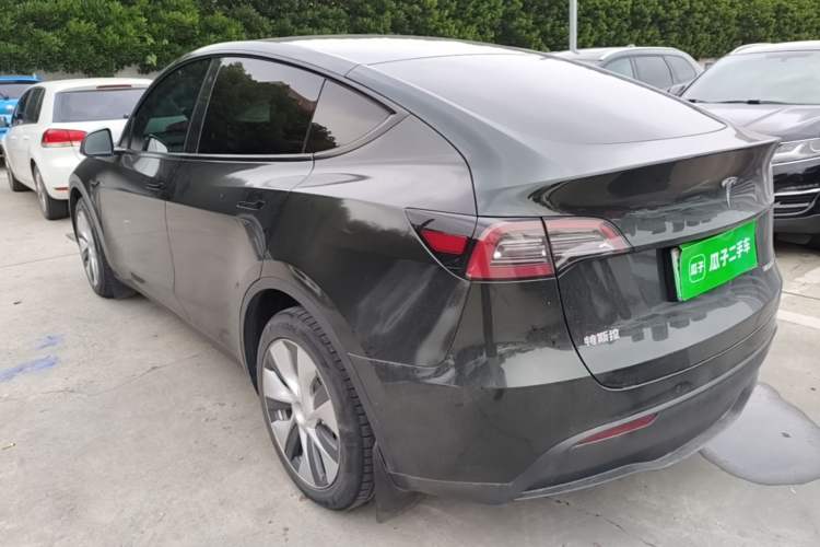 Tesla Model Y 2022 — 4