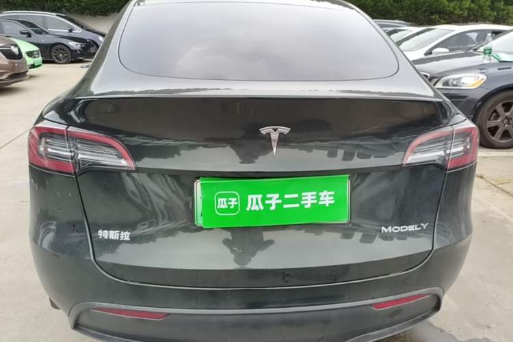Tesla Model Y 2022 — 5