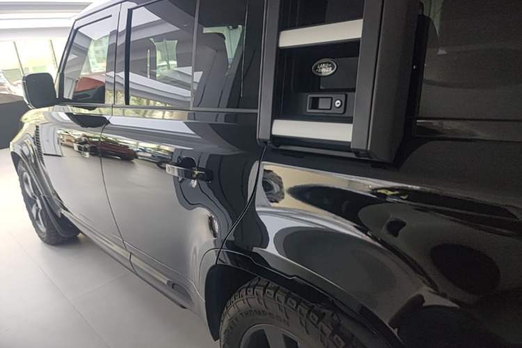 Land Rover Defender 2022 — 4