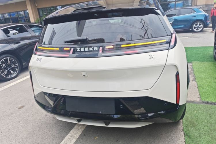 Zeekr X 2023 — 5