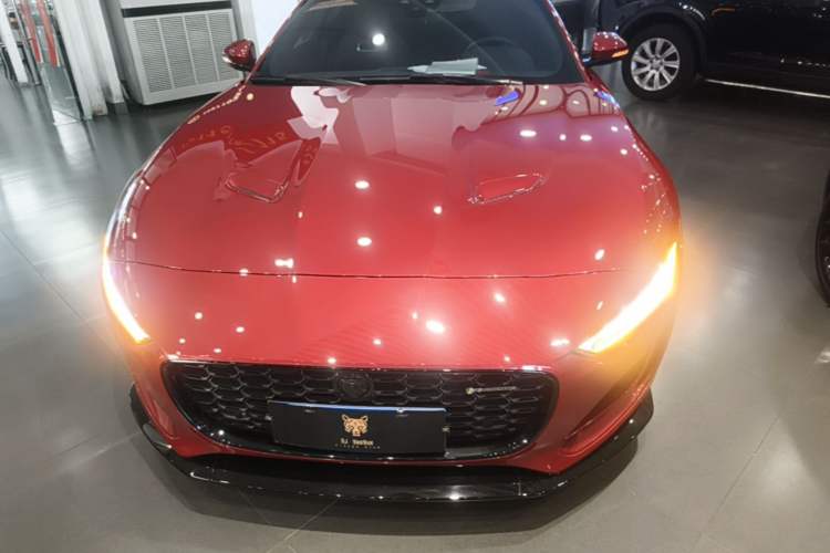 Jaguar f type 2023 — фото 2