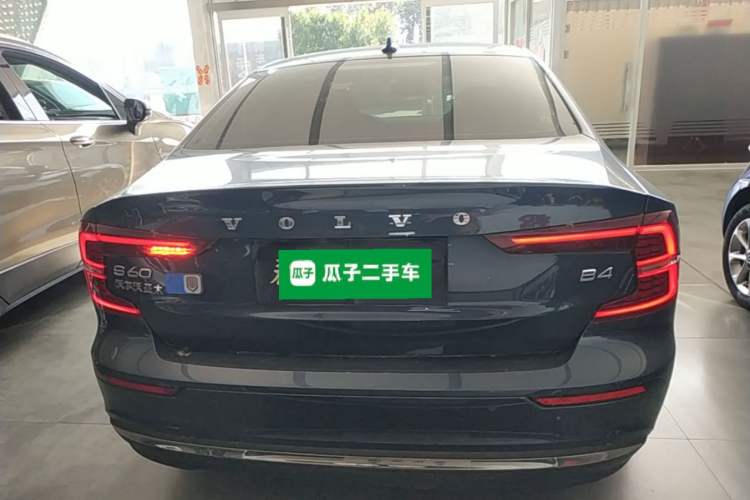 Volvo S60 2023 — 5