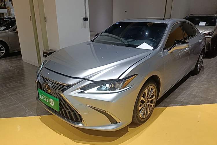 Lexus es 2023 — фото 1