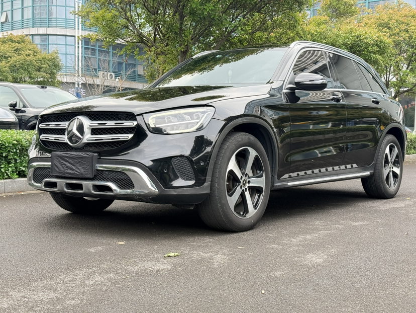 Mercedes-Benz GLC 260 L 2022 — фото 1