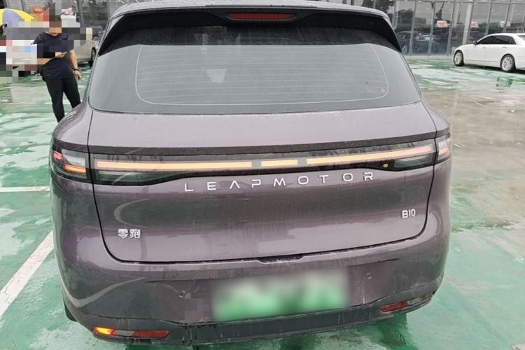Leapmotor B10 2025 — 5