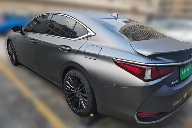 Lexus es 2022 — фото 4