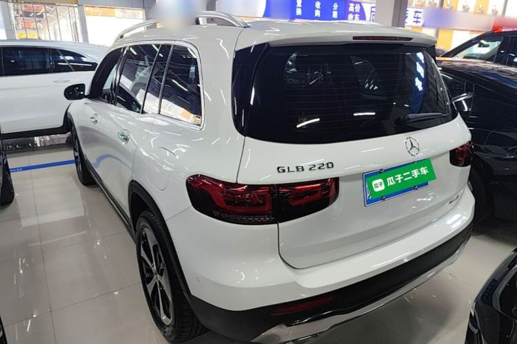 Mercedes-Benz GLB 220 2023 — 4