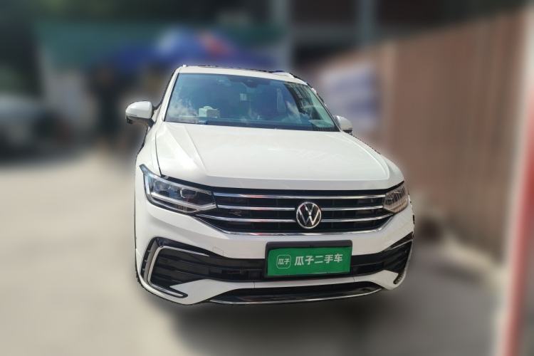 Volkswagen Tiguan L 2023 — фото 2