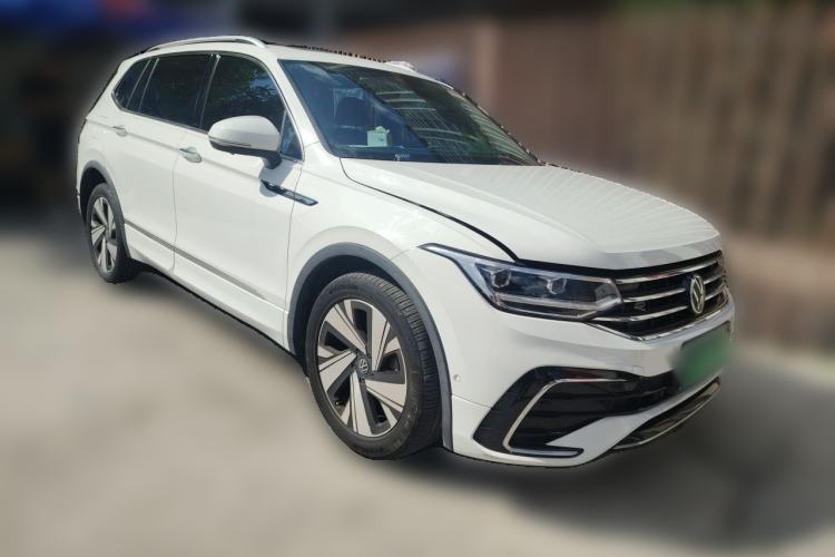 Volkswagen Tiguan L 2023 — фото 3
