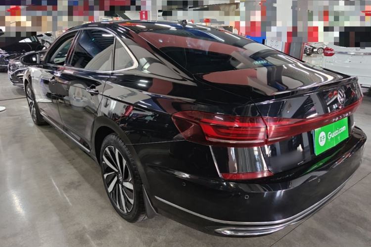 Volkswagen Passat 2023 — фото 4