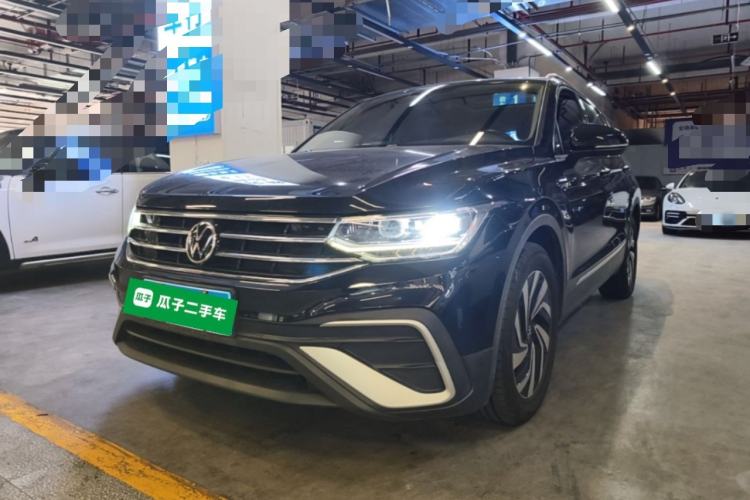 Volkswagen Tiguan L 2022 — фото 1