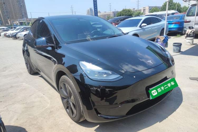 Tesla Model Y 2022 — 3