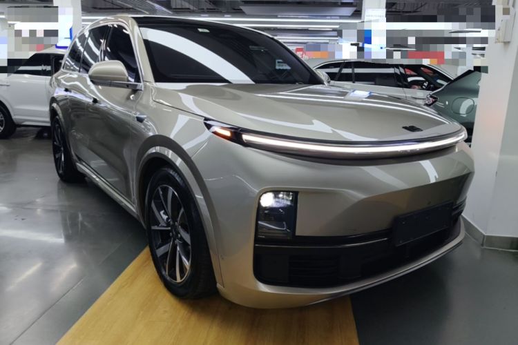 Li Auto L8 2023 — 3