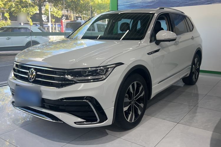 Volkswagen Tiguan L 2024 — фото 1