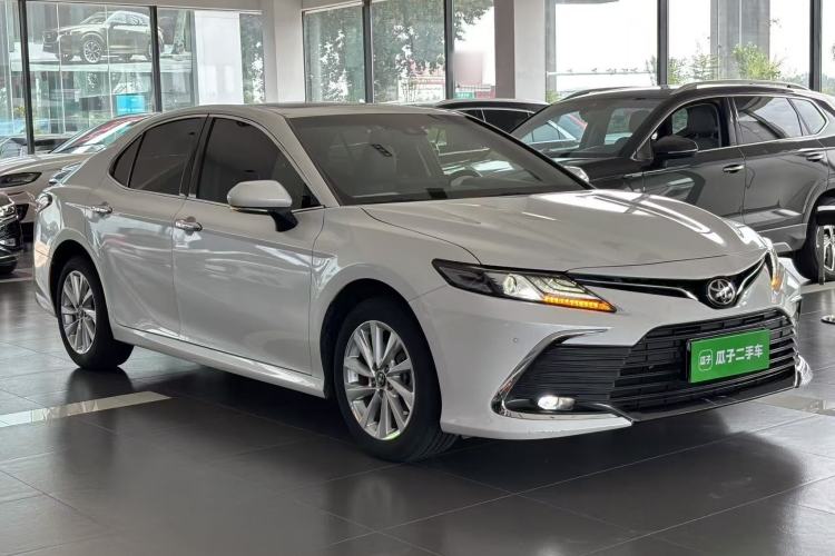 Toyota Camry 2021 — фото 3
