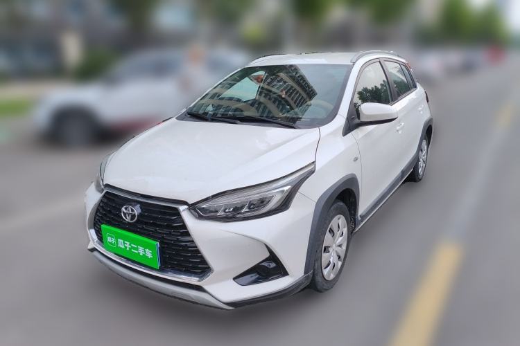 Toyota Yaris 2021 — фото 1