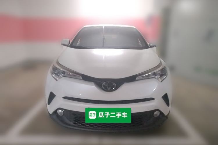 Toyota C-HR 2020 — фото 2