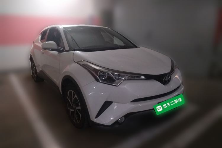 Toyota C-HR 2020 — фото 3
