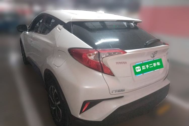 Toyota C-HR 2020 — фото 4