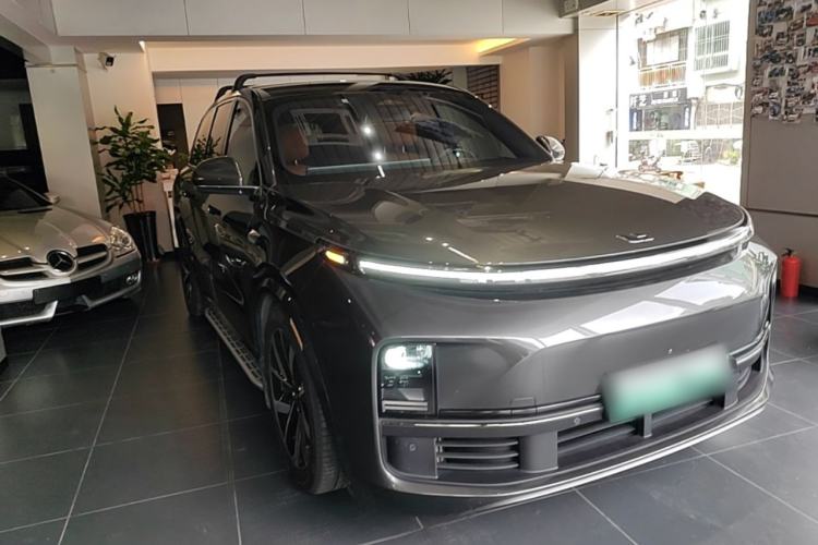 Li Auto L8 2023 — 3