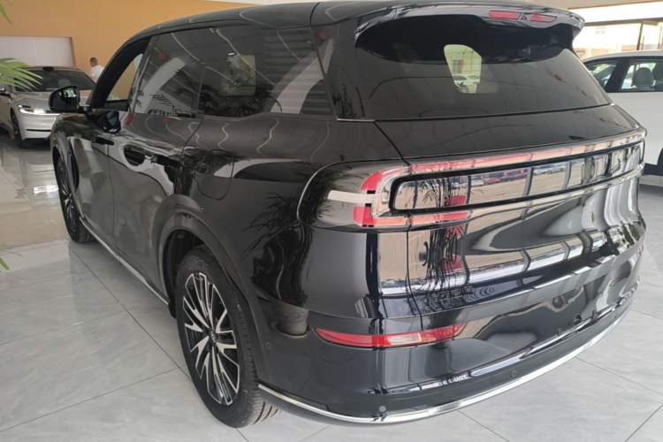 ChangAn NEVO Q07 2025 — 4
