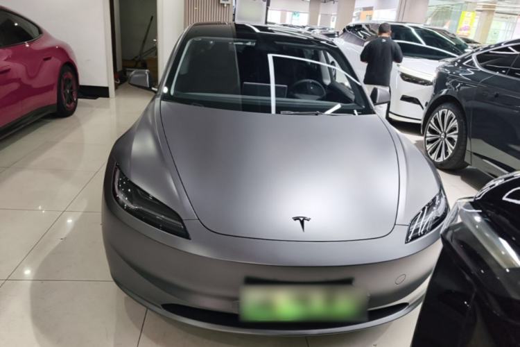 Tesla Model 3 2023 — 2