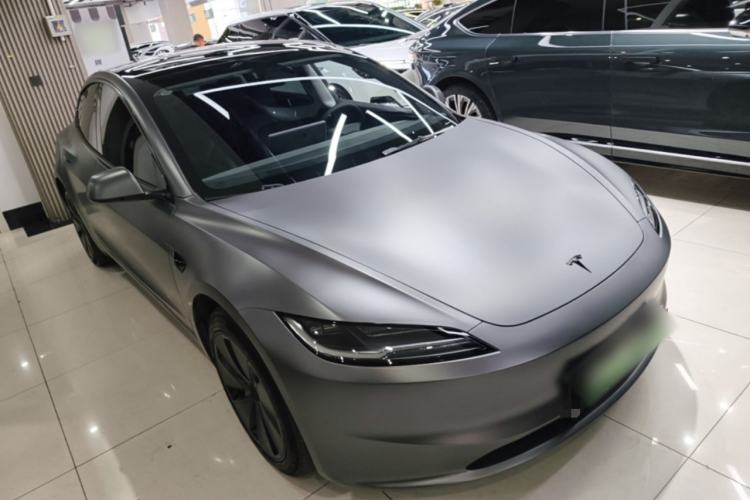 Tesla Model 3 2023 — 3