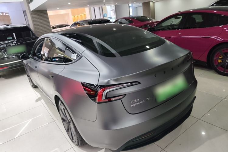 Tesla Model 3 2023 — 4