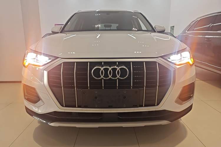 Audi Q3 2023 — 2