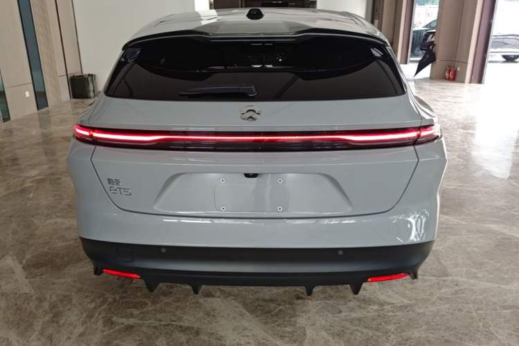 NIO ET5T 2023 — 5