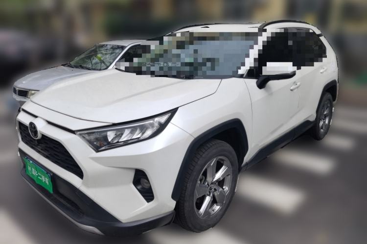 Toyota RAV4 2020 — фото 1