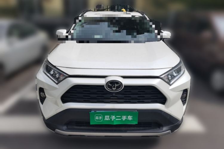 Toyota RAV4 2020 — фото 2