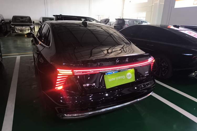 Hongqi H5 2025 — 4